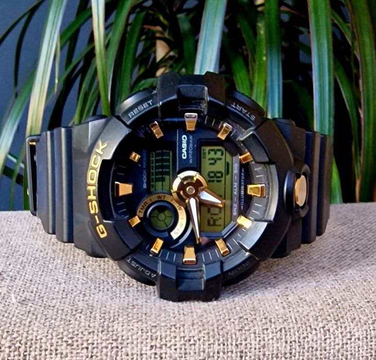 Ceas g shock negru cu auriu