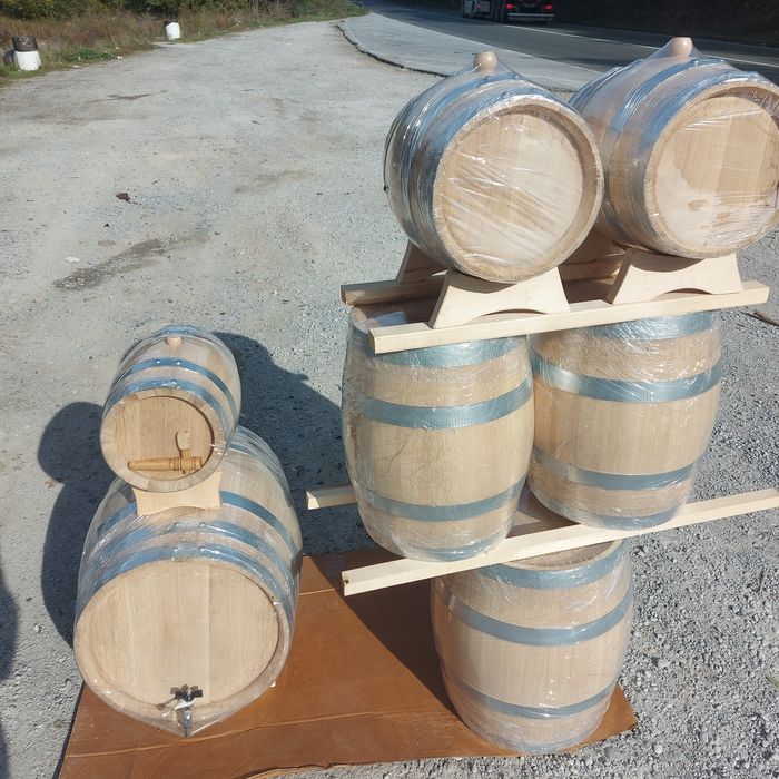 Дъбови бъчви от производител