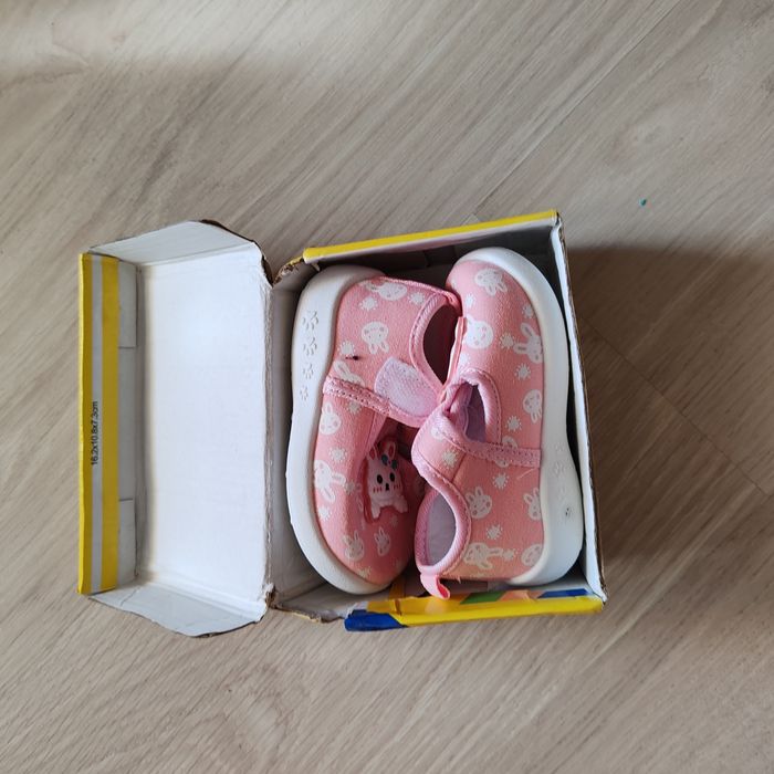 Продам детские макасины