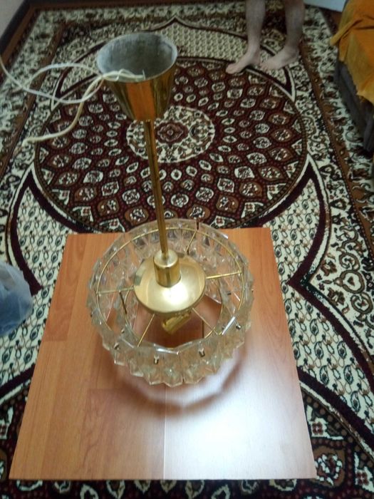 Люстра с хрустальными подвесками