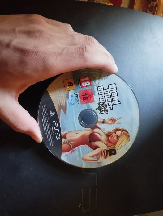 PS3 с диском ГТА5 в рабочем состоянии