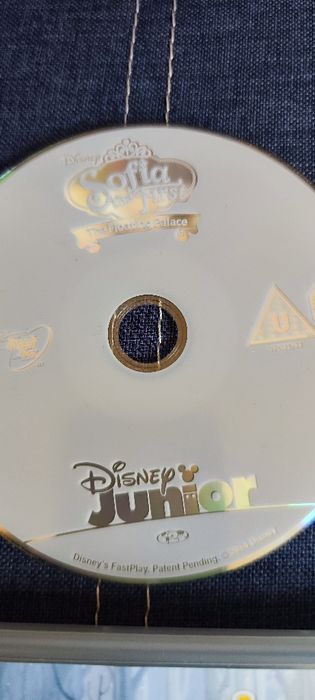 Vând 3 DVD Sofia I
