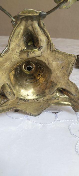 Соат ва шагамдонлар сотилади