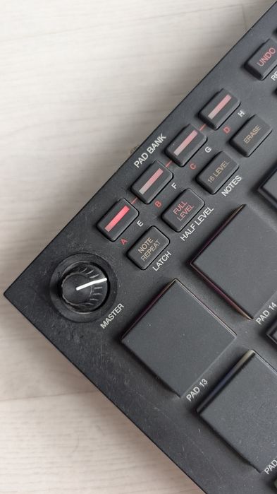 Akai MPC LIVE 2 Битмашина/Аудиокарта