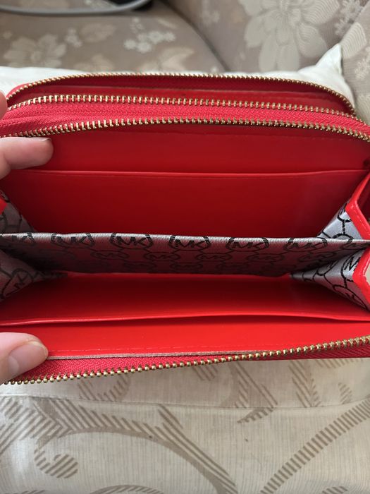 Малиново червено дамско портмоне Michael Kors