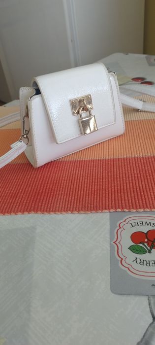 Дамска малка чантичка