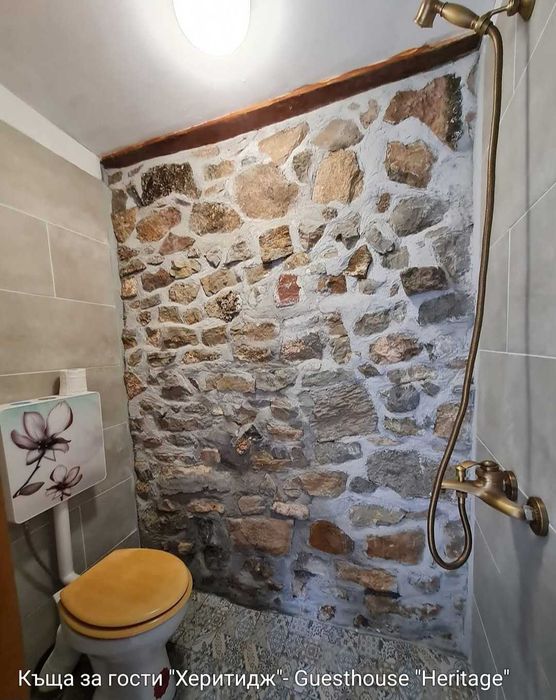 Дава се под наем Хотел в с. Владимир, Област Перник - 180 кв.м за 10200 € - Снимка #12