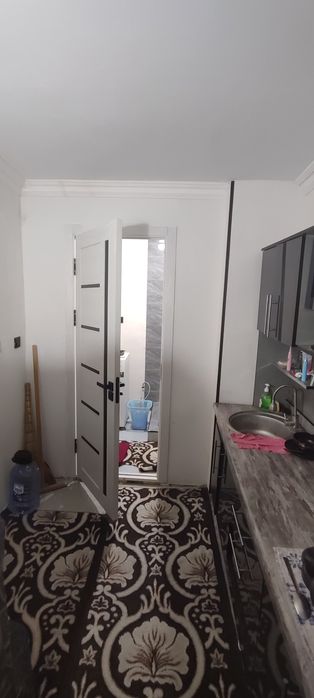 Qorasuda 2 honali uy 1 etaj sotladi ,Тошкент вилояти Корасуда, Продает