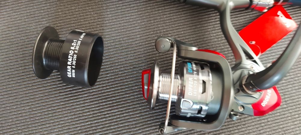 Качествена нова 4м или 6м болонеза с макара и влакно риболов такъм