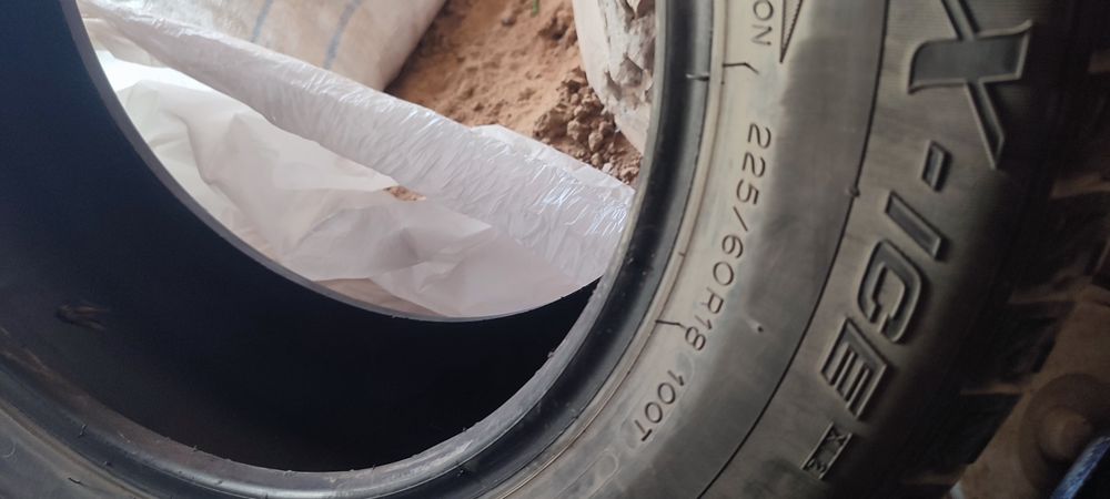 Зимние шины 225/60/18