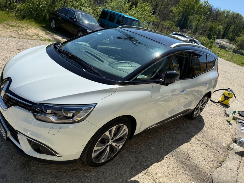 Grand scenic bi-ton 5 locuri