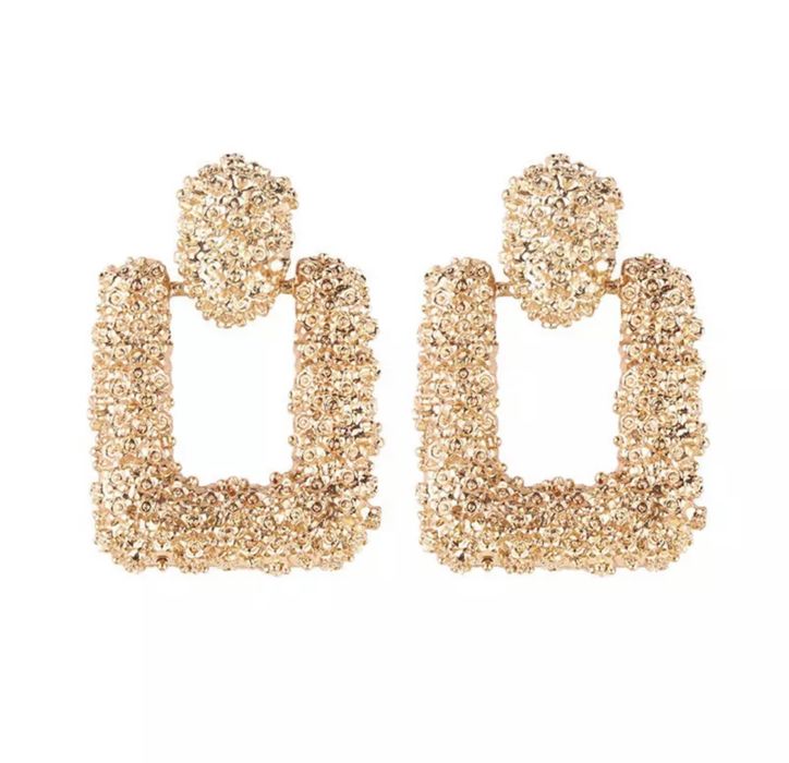 Стилни обеци - различни модели