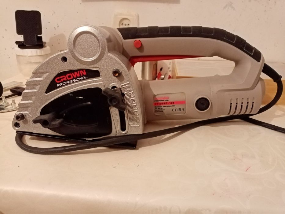 Штроборез "Crown" в отличном состоянии