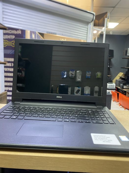 Ноутбук Dell Celeron RAM8/HDD500Gb/hdGraphics