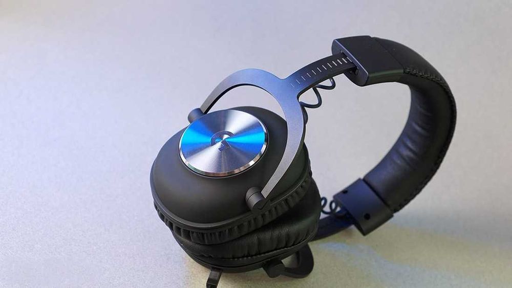 Игровые наушники Logitech G Pro