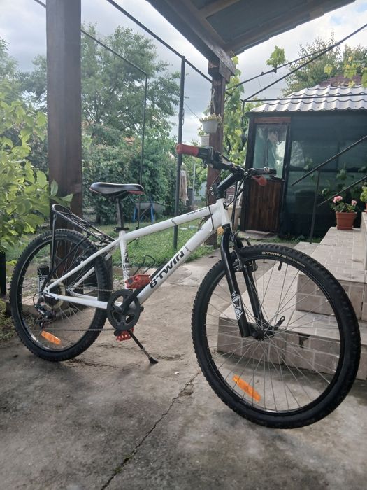 Vând bicicletă copii.