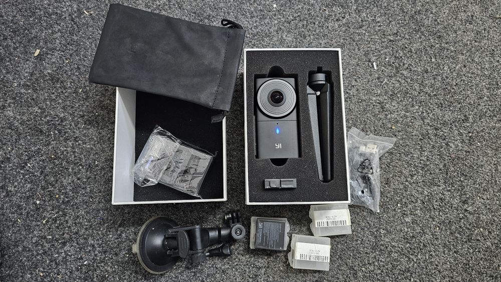 +4шт батареи. Yi 360 vr camera новая