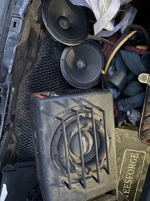 Продам Дверные карты ,колонки ваз и усь