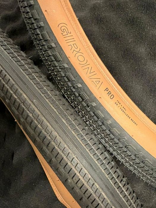 Покрышка для гравийного велосипеда  Bontrager Girona Pro Tan TLR Grave