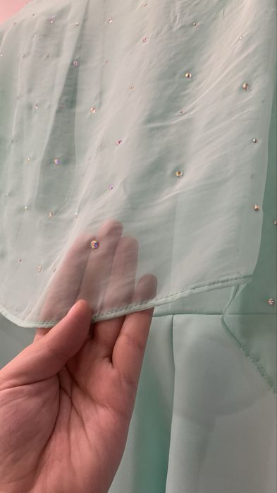 Вечерняя платья из плотного атласа