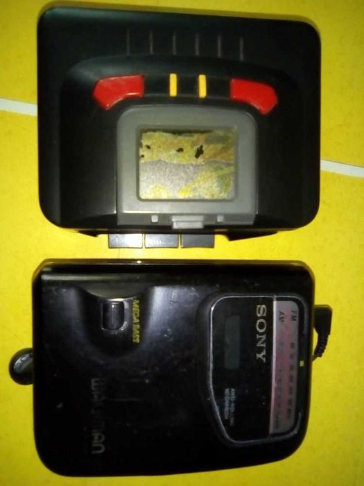 mini casetofon portabil foarte vechi