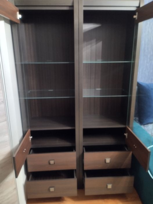 Шкаф для посуды.