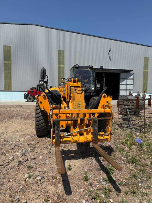 Sotiladi: JCB 530-110 teleskopik yuklagich (Telehandler)