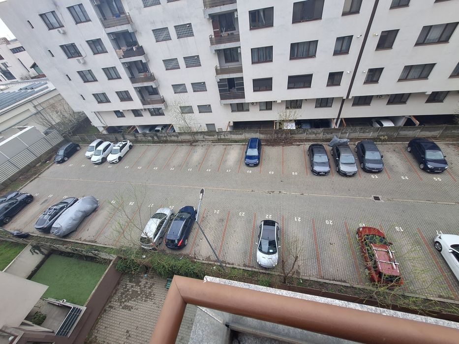 COMISION 0 proprietar . Inchiriez  apartament cu 2 camere cu parcare Valea Oltului