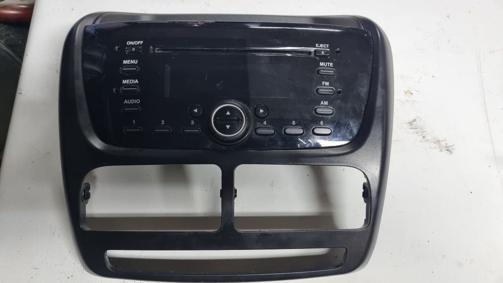 De vanzare radio cd opel combo sau fiat doblo