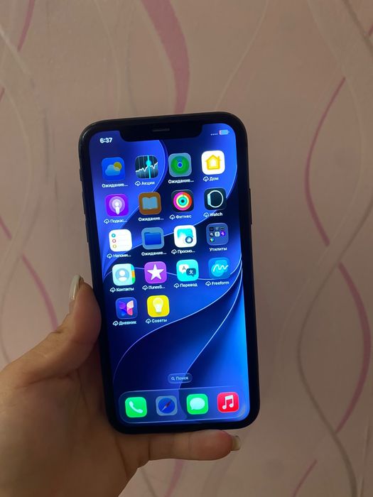 Iphone 11   память 64гб