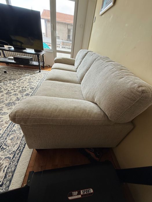 Диван с три места