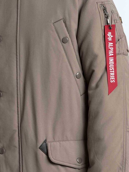 Alpha Industries куртка или парка Размер L Новая !!!