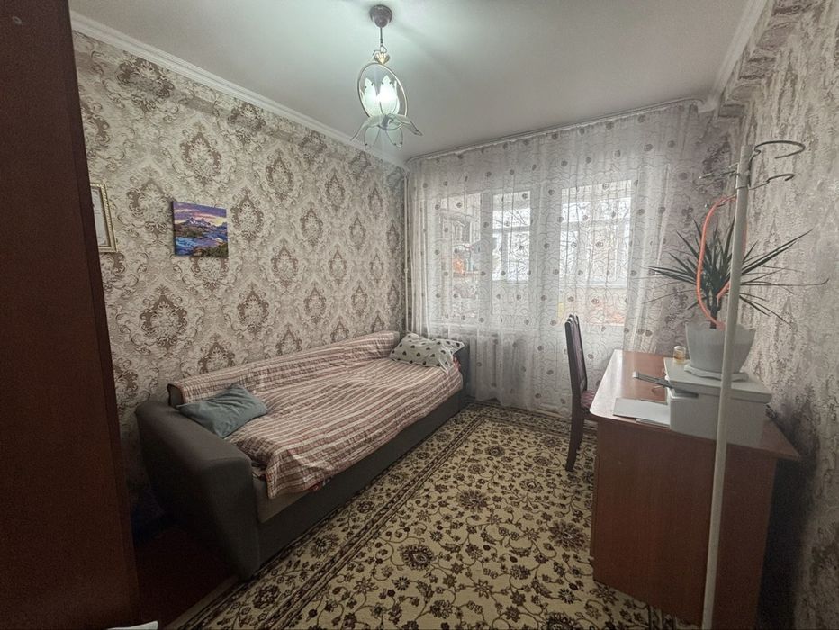 Продаю 4 комнатную квартиру