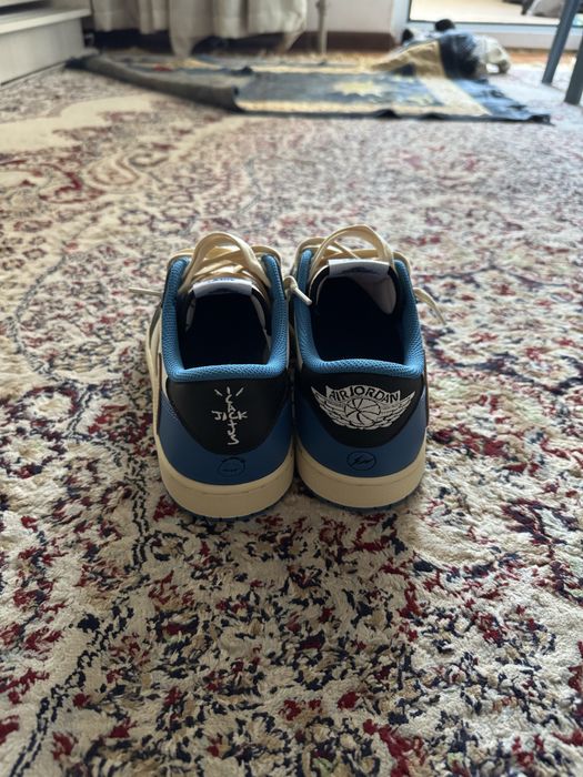 Jordan 1 vs travis scot fragment