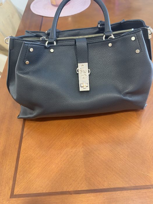Дамска чанта Guess