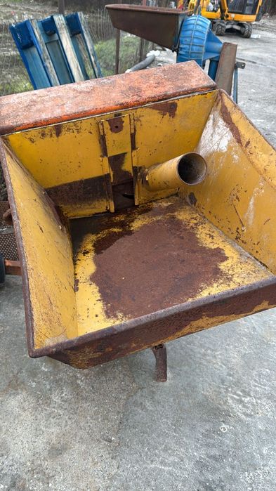 Vand mori pentru tractor