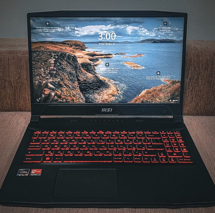 лаптоп MSI Bravo 15 B5DD