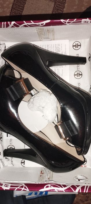 Женские туфли на каблуке