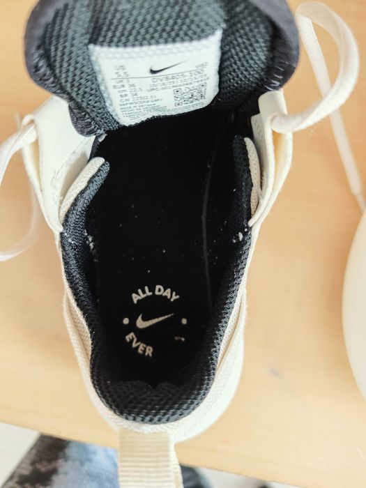 Маратонки NIKE номер 36