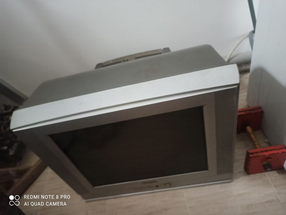 Телевизор старый