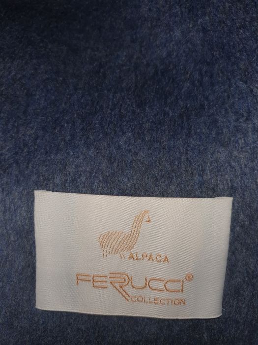 Продам пальто женское 64 размера