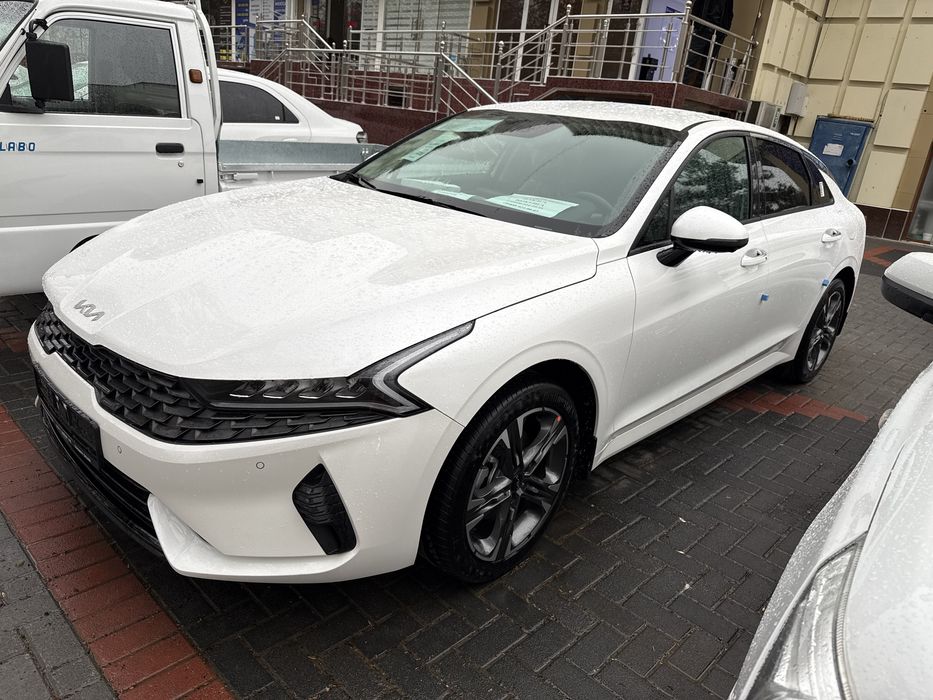 Продаётся KIA К5 Luxe Prestige 5-позиция цвет белый
