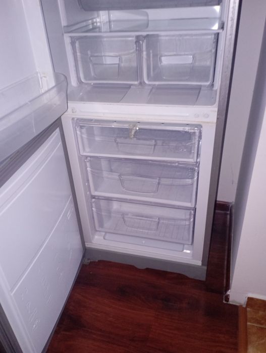 Холодильник,индезит