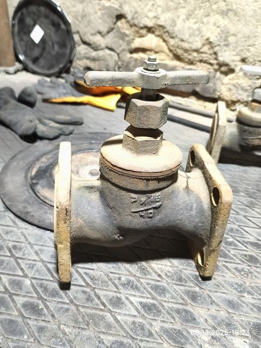 Продам винтиля чугунные