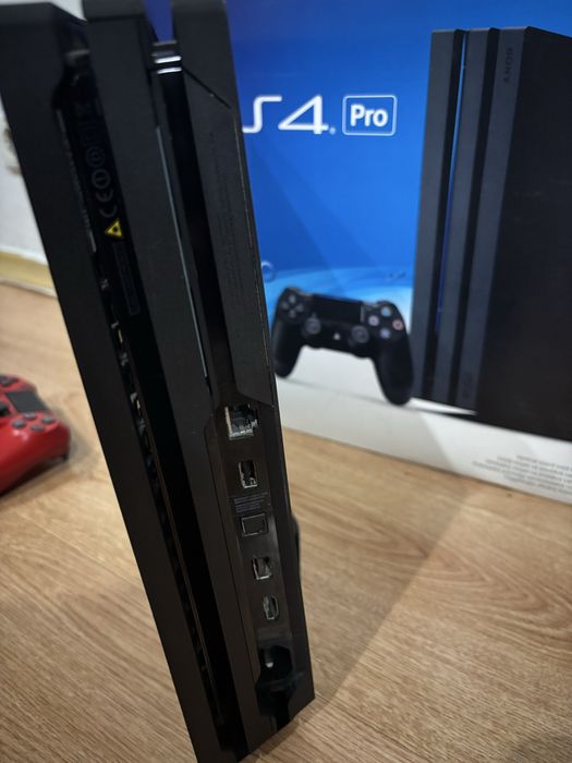 Продавам ps4 pro