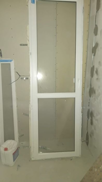 Пластиковая дверь и окна