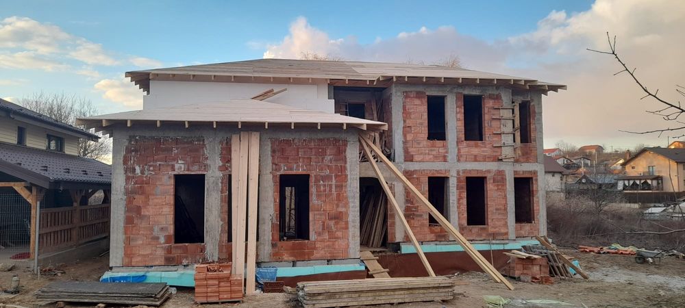 Lucrari constructii-case la rosu și la cheie-Renovări apartamente