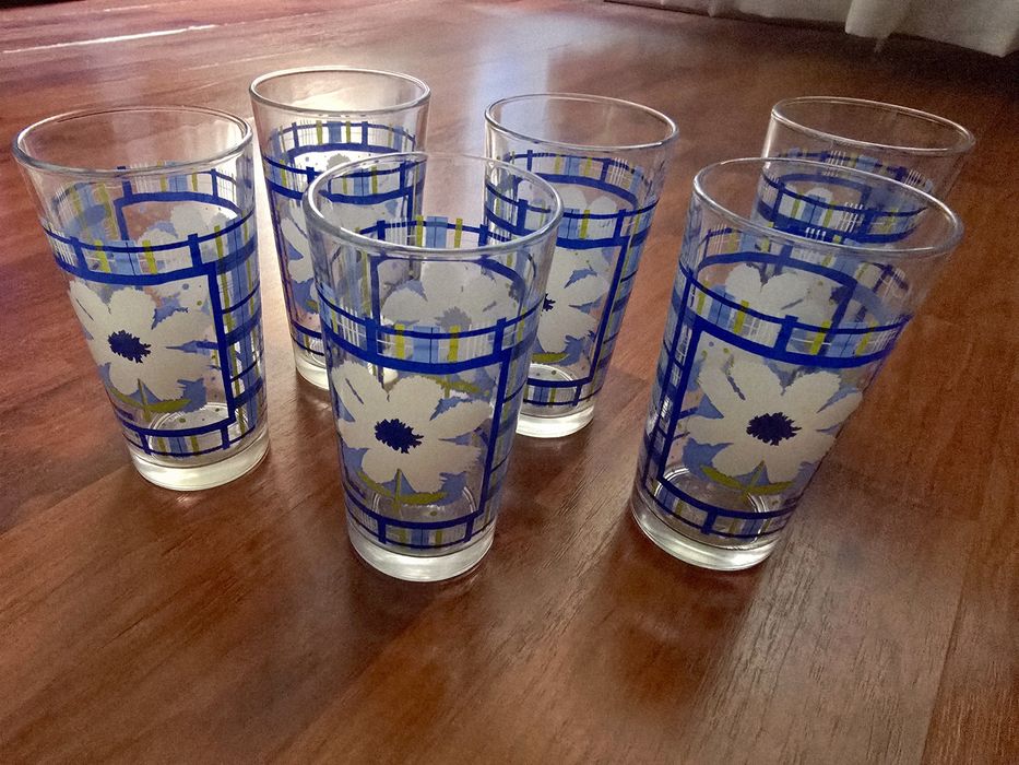 Set 6 pahare pentru apa, sticla, cu flori albastre + 5 cani sticla