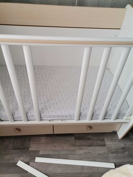 Продавам легло "Лорели" 60/120