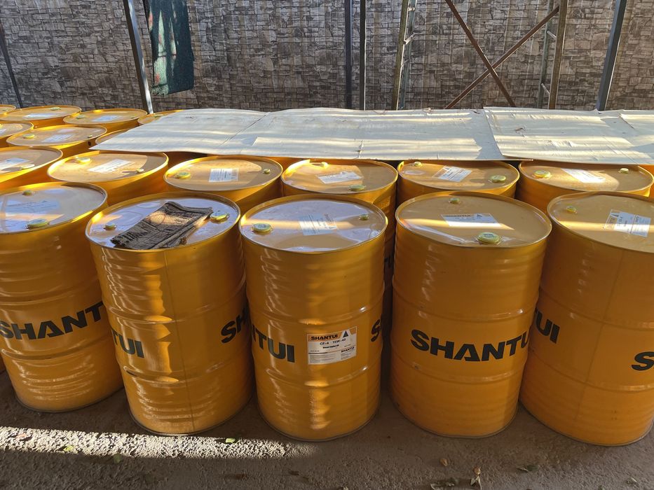 В китайском масло бочка 200 л